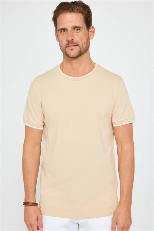 Erkek Slim Fit Dar Kesim %100 Pamuk Düz Pike Kum Rengi Bisiklet Yaka Tişört