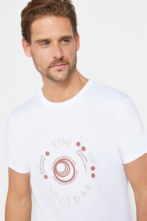 Erkek Slim Fit Dar Kesim %100 Pamuk Yumuşak Dokulu Baskılı Beyaz Bisiklet Yaka Tişört