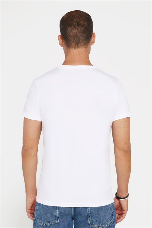 Erkek Slim Fit Dar Kesim %100 Pamuk Yumuşak Dokulu Baskılı Beyaz Bisiklet Yaka Tişört