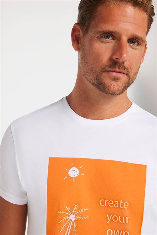 Erkek Slim Fit Dar Kesim %100 Pamuk Yumuşak Dokulu Baskılı Beyaz Bisiklet Yaka Tişört