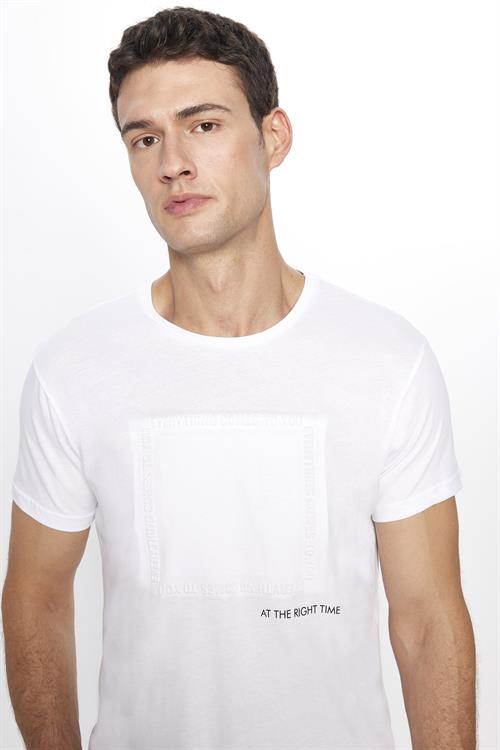 Erkek Slim Fit Dar Kesim %100 Pamuk Yumuşak Dokulu Baskılı Beyaz Bisiklet Yaka Tişört