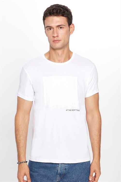 Erkek Slim Fit Dar Kesim %100 Pamuk Yumuşak Dokulu Baskılı Beyaz Bisiklet Yaka Tişört