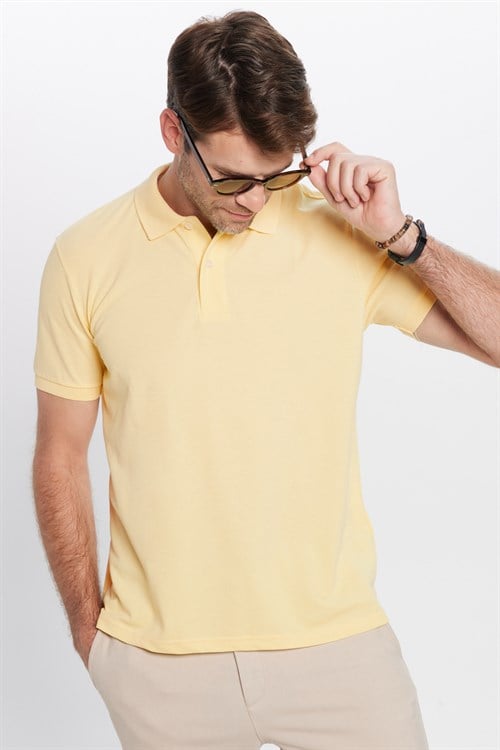 Erkek Slim Fit Dar Kesim Pamuklu Yumuşak Doku Nefes Alan Kumaş Kıvrılmaz Yaka Sarı Polo Yaka Tişört