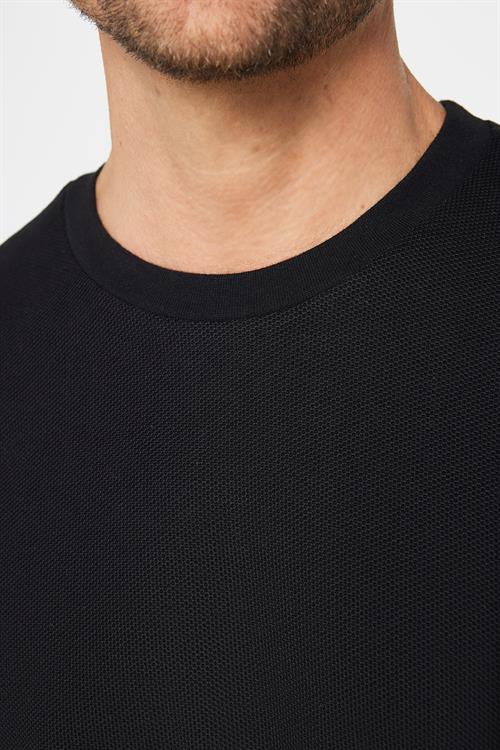 Erkek Slim Fit Dar Kesim %100 Pamuk Yumuşak Dokulu Desenli Siyah Bisiklet Yaka Tişört