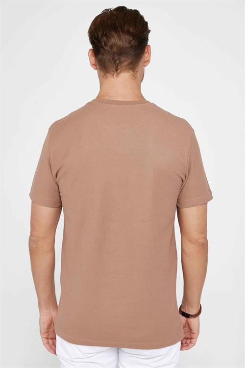 Erkek Slim Fit Dar Kesim %100 Pamuk Yumuşak Dokulu Desenli Camel Bisiklet Yaka Tişört