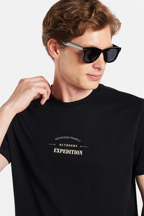 Erkek Slim Fit Dar Kesim %100 Pamuk Yumuşak Dokulu Baskılı Siyah Bisiklet Yaka Tişört