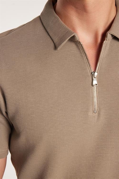 Erkek Slim Fit Dar Kesim %100 Pamuk Fermuarlı Kahverengi Polo Yaka Tişört