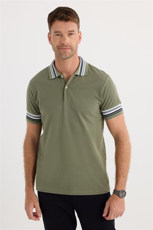 Erkek Slim Fit Dar Kesim %100 Pamuk Düz Pike Yaka ve Kol Detaylı Haki Polo Yaka Tişört