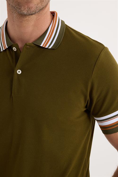 Erkek Slim Fit Dar Kesim %100 Pamuk Düz Pike Yaka ve Kol Detaylı Koyu Haki Polo Yaka Tişört