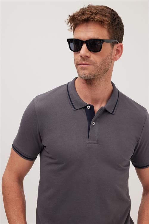 Erkek Slim Fit Dar Kesim %100 Pamuk Yumuşak Dokulu Serin Tutan Kumaş Düz Pike Füme Polo Yaka Tişört