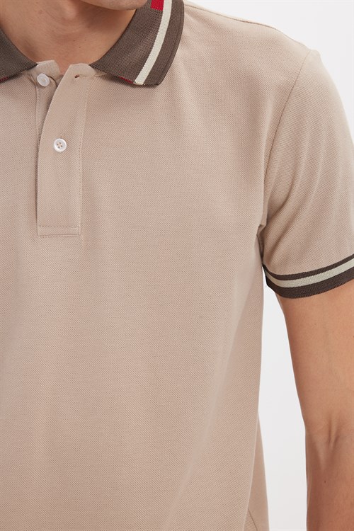 Erkek Slim Fit Dar Kesim %100 Pamuk Düz Pike Yaka ve Kol Detaylı Bej Polo Yaka Tişört