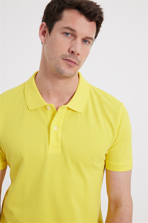 Erkek Slim Fit Dar Kesim %100 Pamuk Kısa Kollu Polo Yaka Sarı Tişört