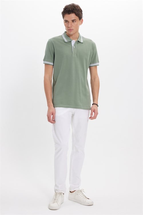 Erkek Slim Fit Dar Kesim %100 Pamuk Düz Pike Yaka ve Kol Detaylı Yeşil Polo Yaka Tişört