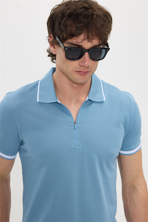 Erkek Slim Fit Dar Kesim %100 Pamuk Jakarlı Düz Yaka ve Kol Detaylı Mavi Polo Yaka Tişört