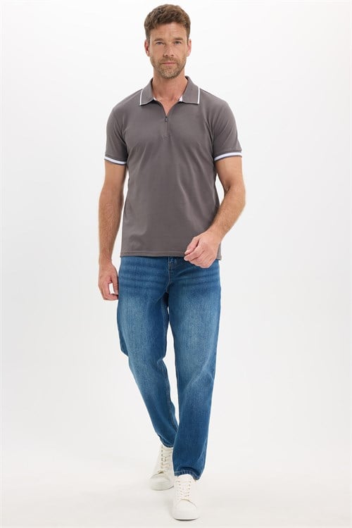 Erkek Slim Fit Dar Kesim %100 Pamuk Jakarlı Düz Yaka ve Kol Detaylı Gri Polo Yaka Tişört