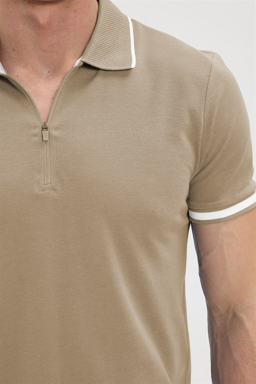 Erkek Slim Fit Dar Kesim %100 Pamuk Jakarlı Düz Yaka ve Kol Detaylı Bej Polo Yaka Tişört