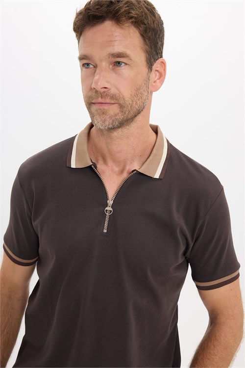 Erkek Slim Fit Dar Kesim %100 Pamuk Kısa Kollu Yarım Fermuarlı Kahverengi Polo Yaka Tişört