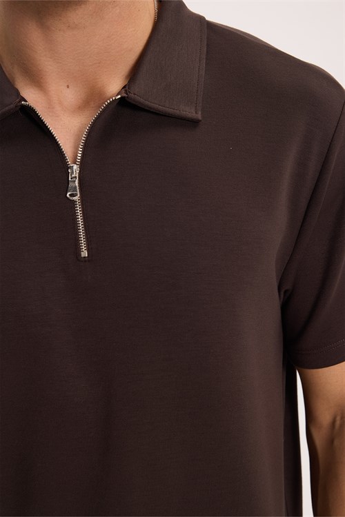 Erkek Regular Fit Rahat Kesim Ekstra Soft Modal Kumaş Kısa Kollu Yarım Fermuarlı Kahverengi Polo Yaka Tişört
