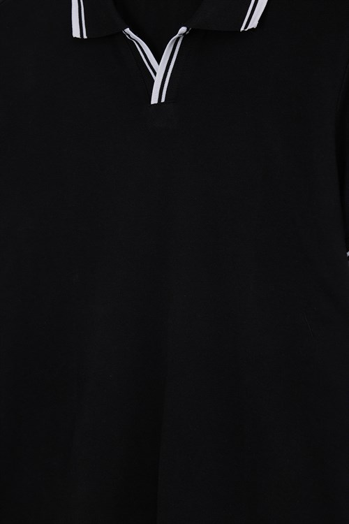 Erkek Slim Fit Dar Kesim %100 Pamuklu Çizgili Detaylı V Yaka Siyah Polo Yaka Tişört
