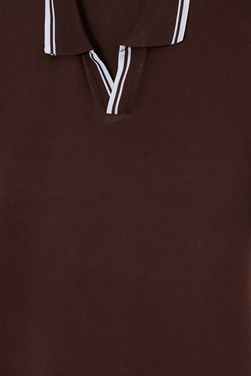 Erkek Slim Fit Dar Kesim %100 Pamuklu Çizgili Detaylı V Yaka Kahverengi  Polo Yaka Tişört