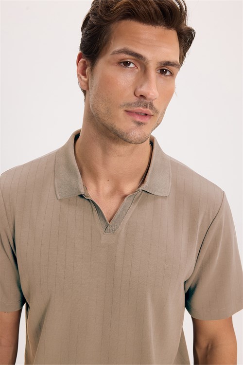 Erkek Slim Fit Dar Kesim Pamuklu Kısa Kollu Çizgili Vizon Polo V Yaka Tişört