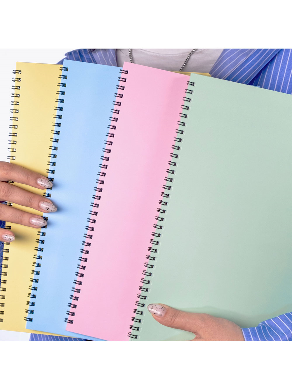 Dream Notes 4 Farklı Renk Çizgisiz A4 Defter Seti