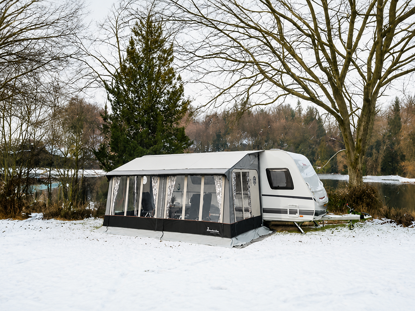 Isabella Universal 420 Dawn yarı entegre karavan çadırı