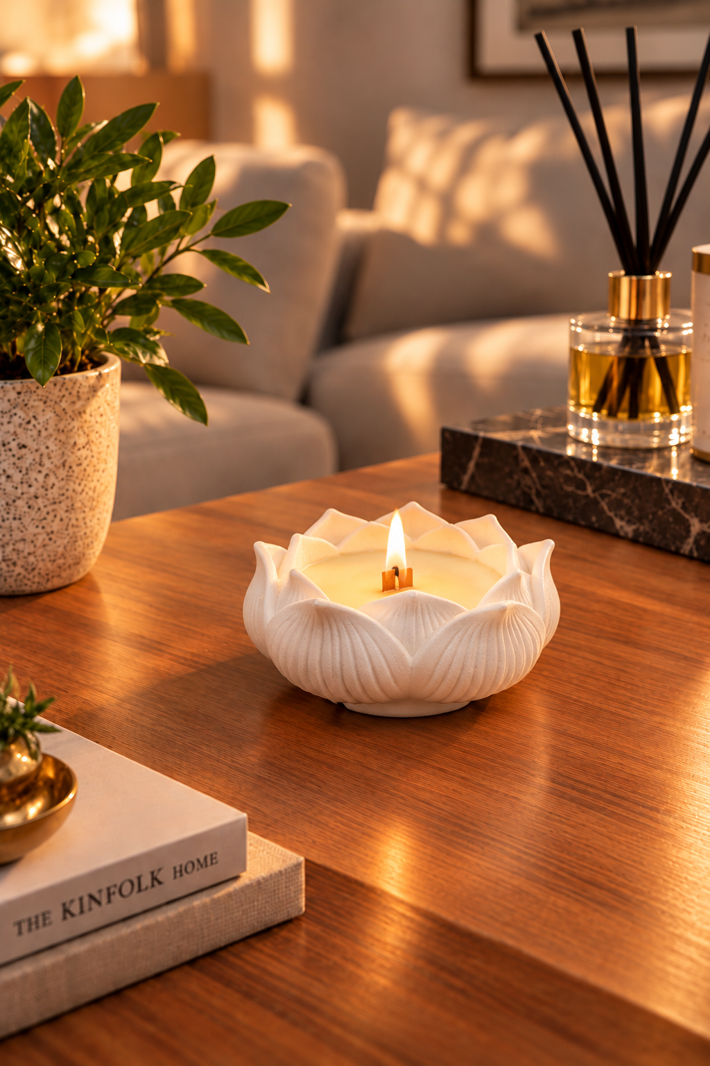 Dekoratif Lotus Desenli Hediyelik Mum-M04