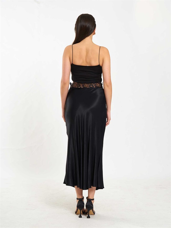 041181 Beli Dantel Detaylı Yırtmaçlı Etek Siyah