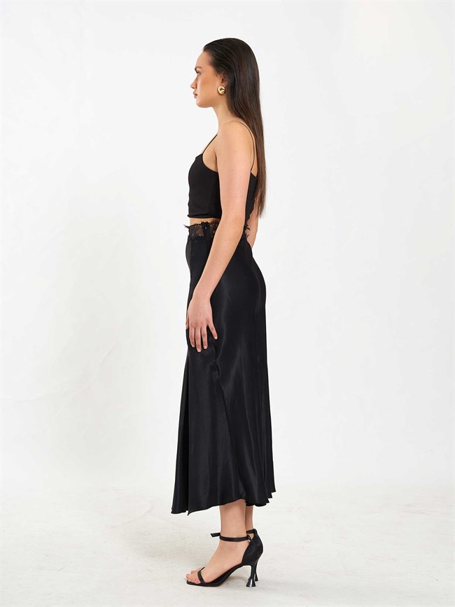 041181 Beli Dantel Detaylı Yırtmaçlı Etek Siyah