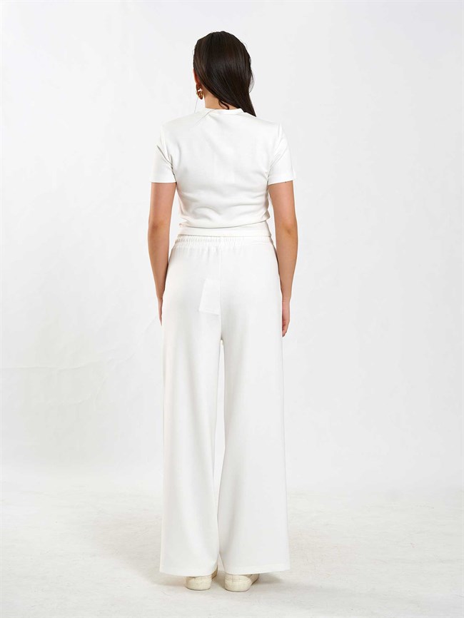 050734 Bisiklet Yaka Kısa Tişört Ekru