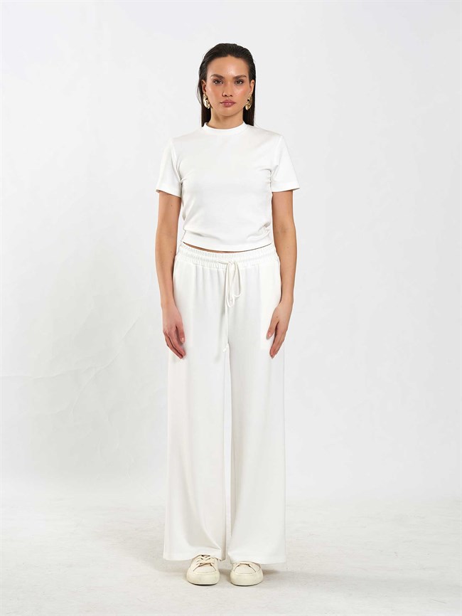 050734 Bisiklet Yaka Kısa Tişört Ekru