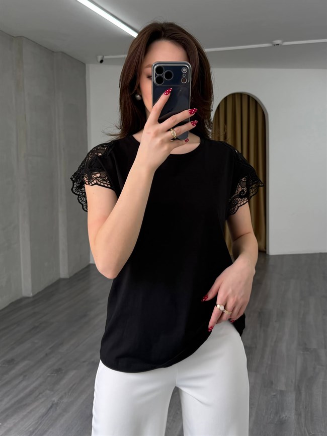 25188 Kolları Dantelli Tişört Siyah