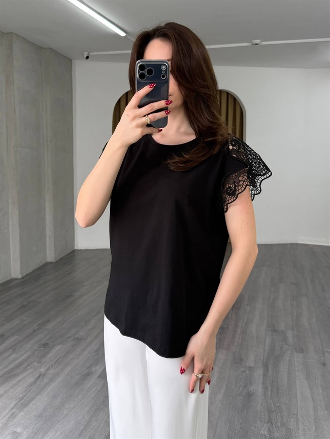 25188 Kolları Dantelli Tişört Siyah