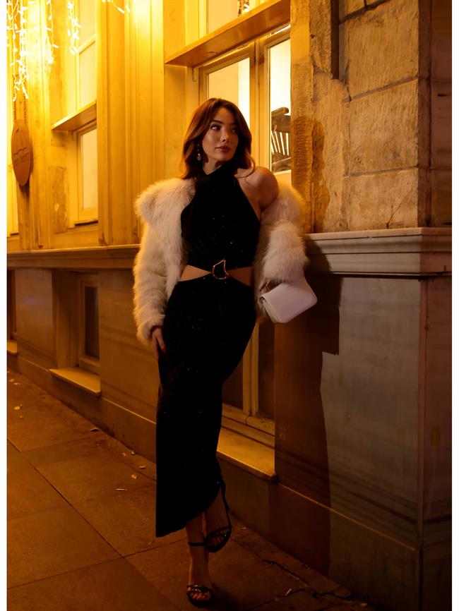 8246 Beli Pencereli Boyundan Askılı Elbise Siyah