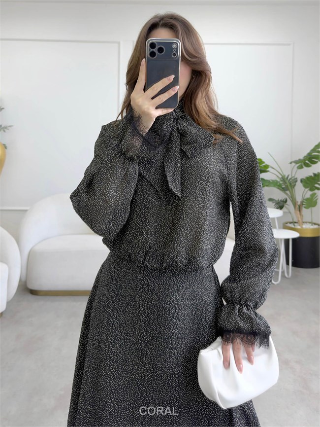 Bileği Dantel Detaylı Puantiyeli Bluz BLZ02794 Siyah