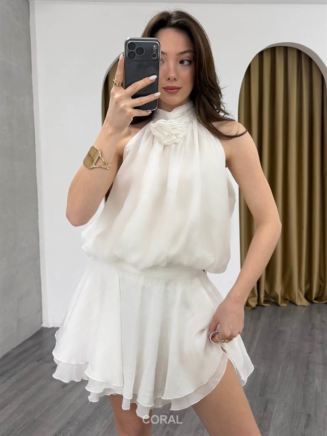 Boynu Gül Tokalı Kolsuz Bluz 071927 Beyaz