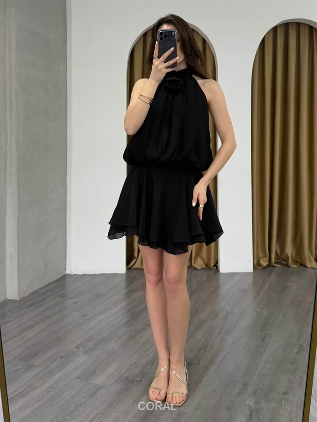 Boynu Gül Tokalı Kolsuz Bluz 071927 Siyah