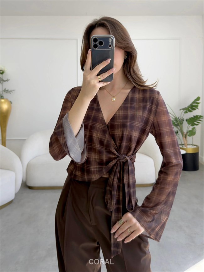 Eteği Bağlamalı Ekoseli Bluz BLZ02676 Kahve