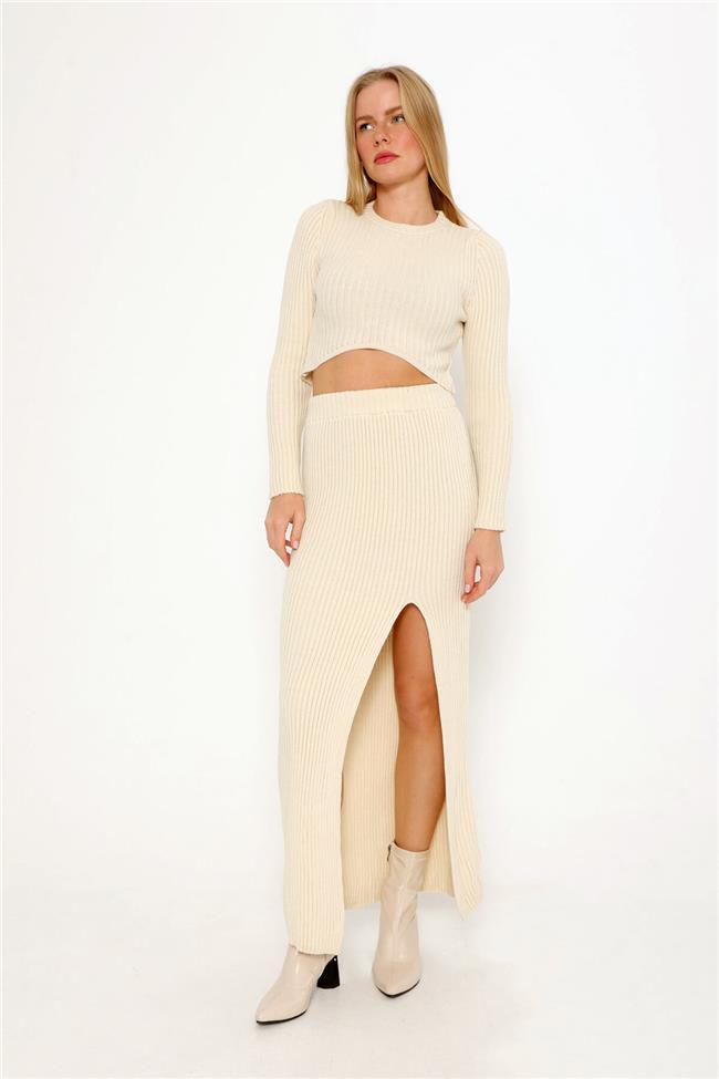 Fitilli Eteği Yırtmaçlı Takım Krem