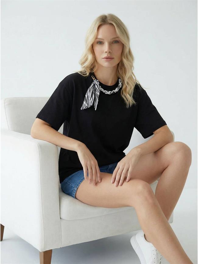 İncili Fularlı Tişört 7534 Siyah