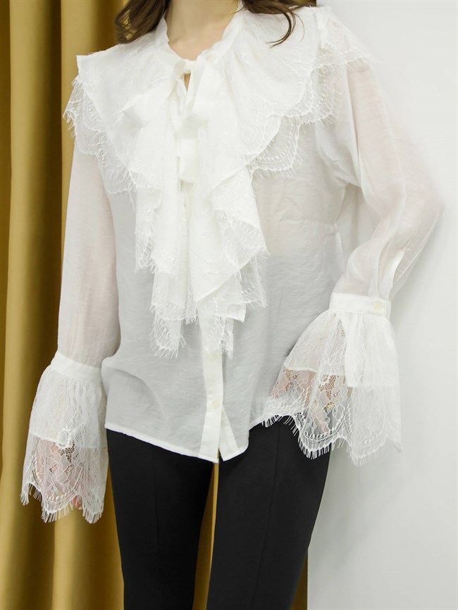 Kolları Ve Önü Dantelli Gömlek 34512 Beyaz