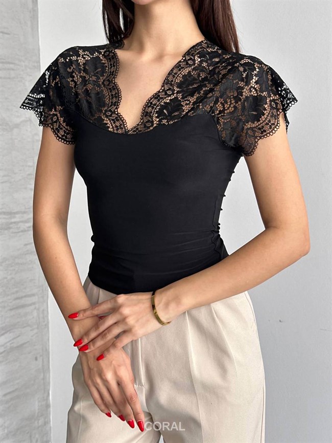 Omzu Dantelli Kolsuz Bluz 15157 Siyah