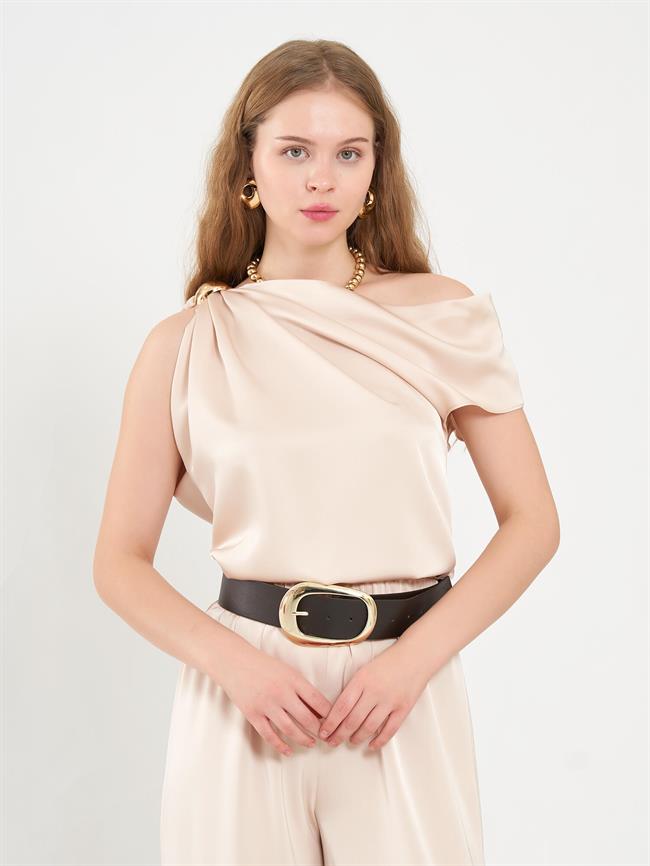 Omzu Tokalı Asimetrik Yakalı Bluz 071821 Bej