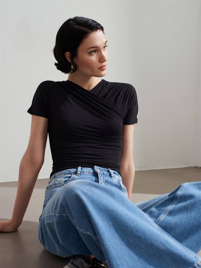 Önü Çapraz Tişört 32659 Siyah