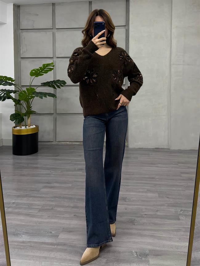 Pullu Çiçek İşlemeli V Yaka Kazak 7718 Kahve