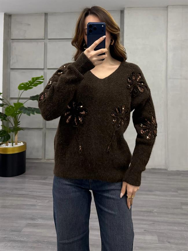 Pullu Çiçek İşlemeli V Yaka Kazak 7718 Kahve
