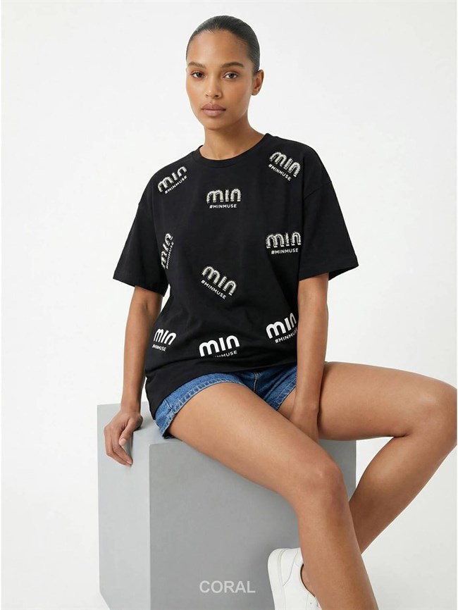 Pullu Dağınık Yazılı Tişört 7522 Siyah