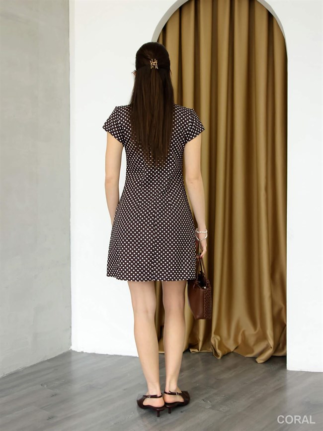 Yakası Bağlamalı Puantiyeli Elbise 11778 Kahve / Ekru