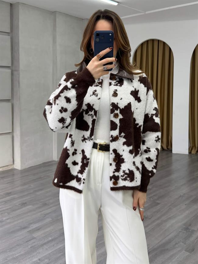 Yakası Derili Batik Desenli Hırka 140551 Vanilya